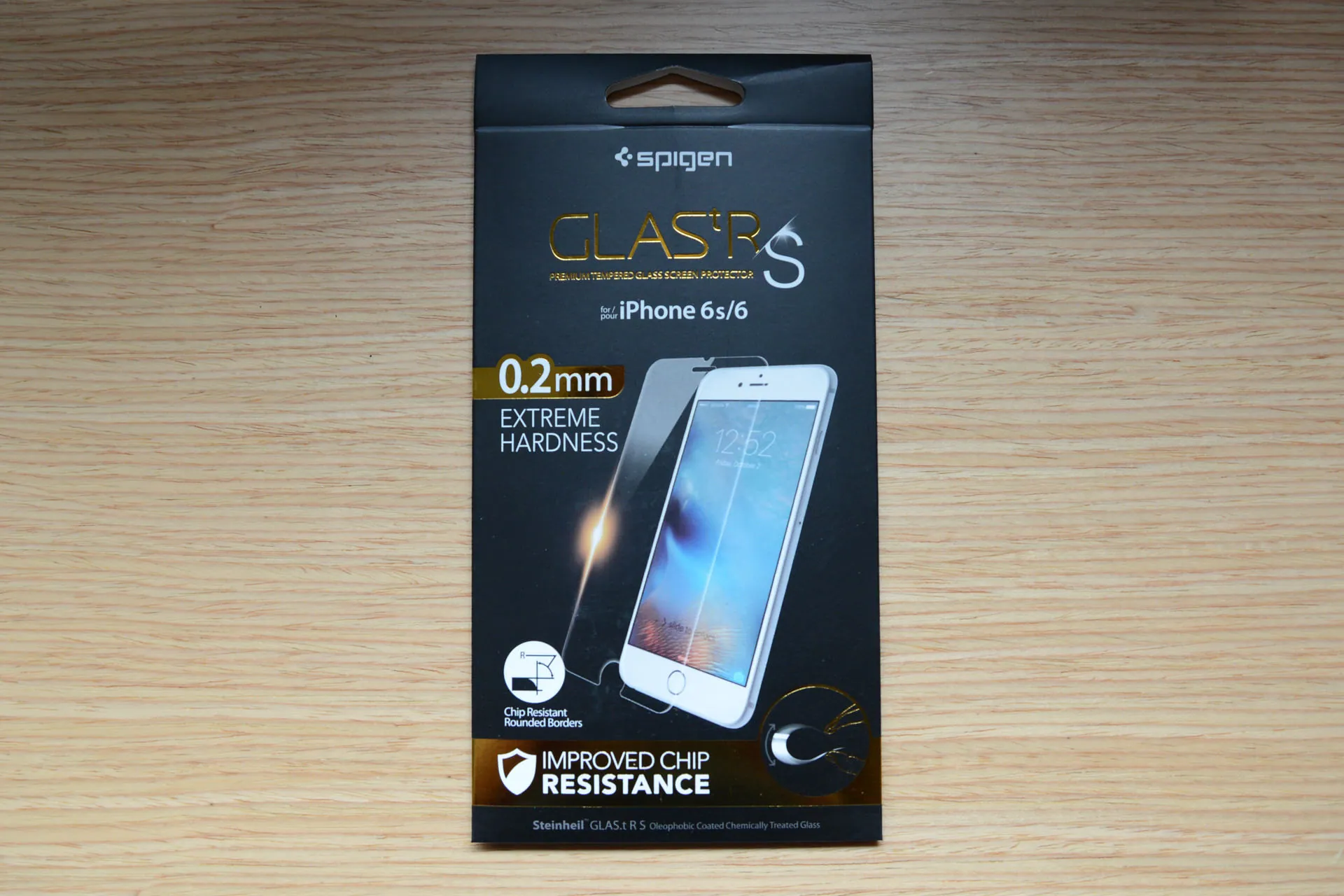 Spigen GLAStR S_1