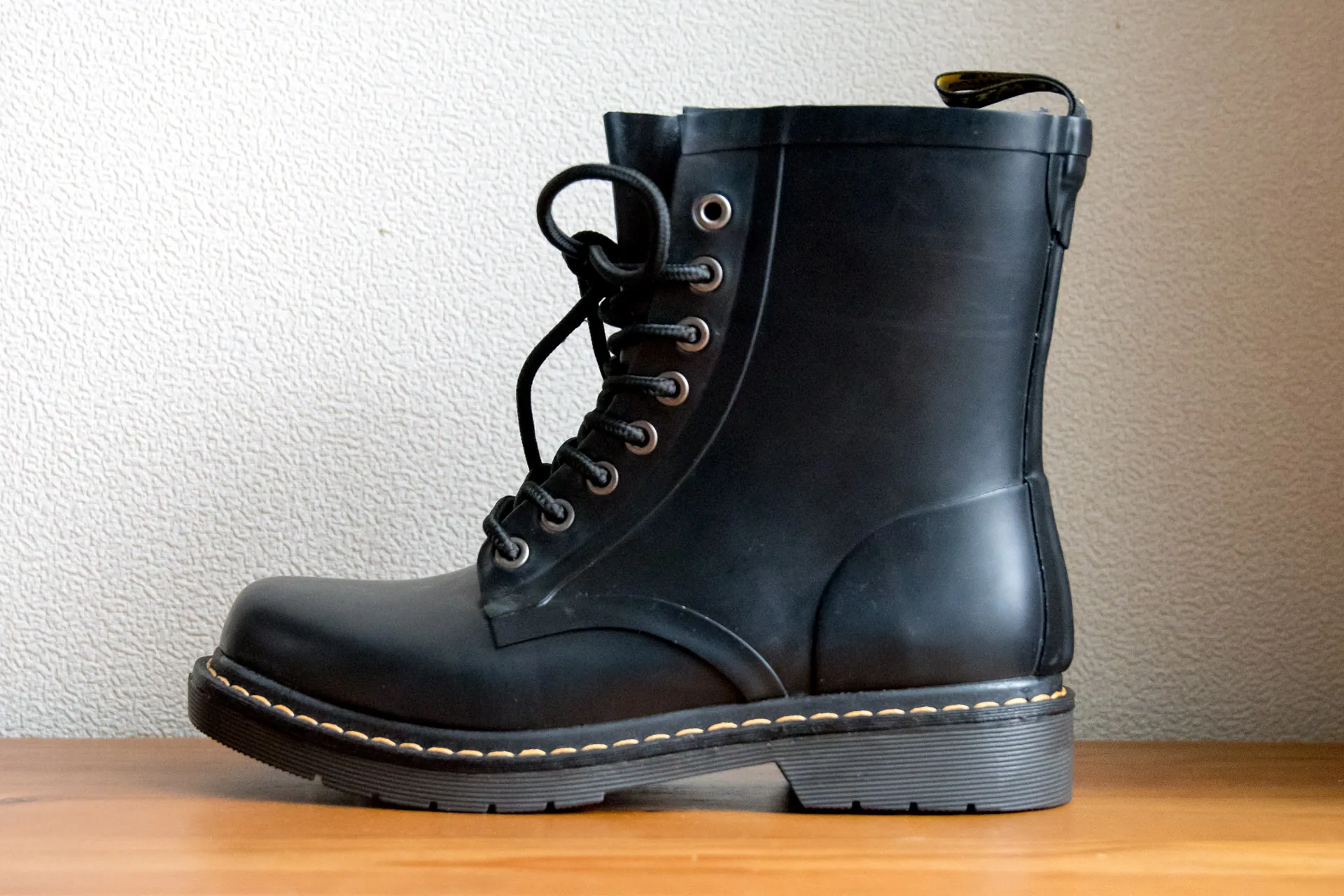 ドクターマーチン DR.MARTENS レインブーツ ラバー仕様で完全防水なDr.Martens（ドクターマーチン）のレインブーツ