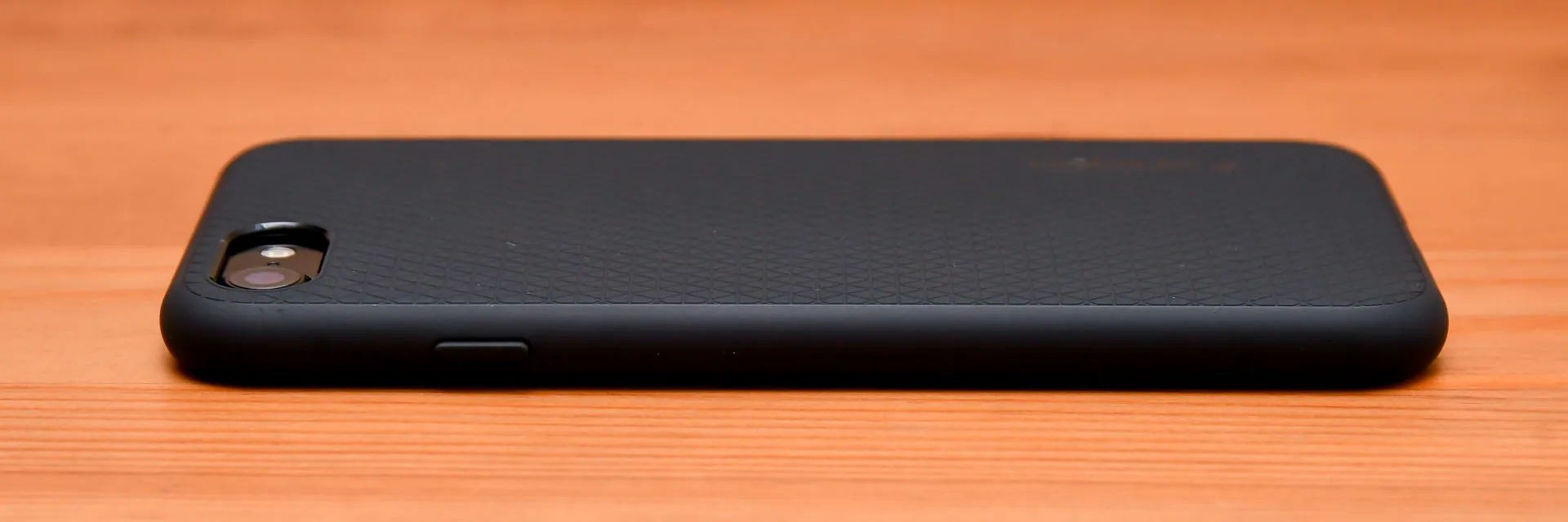 spigen-riquid-armor-iphone-7_9