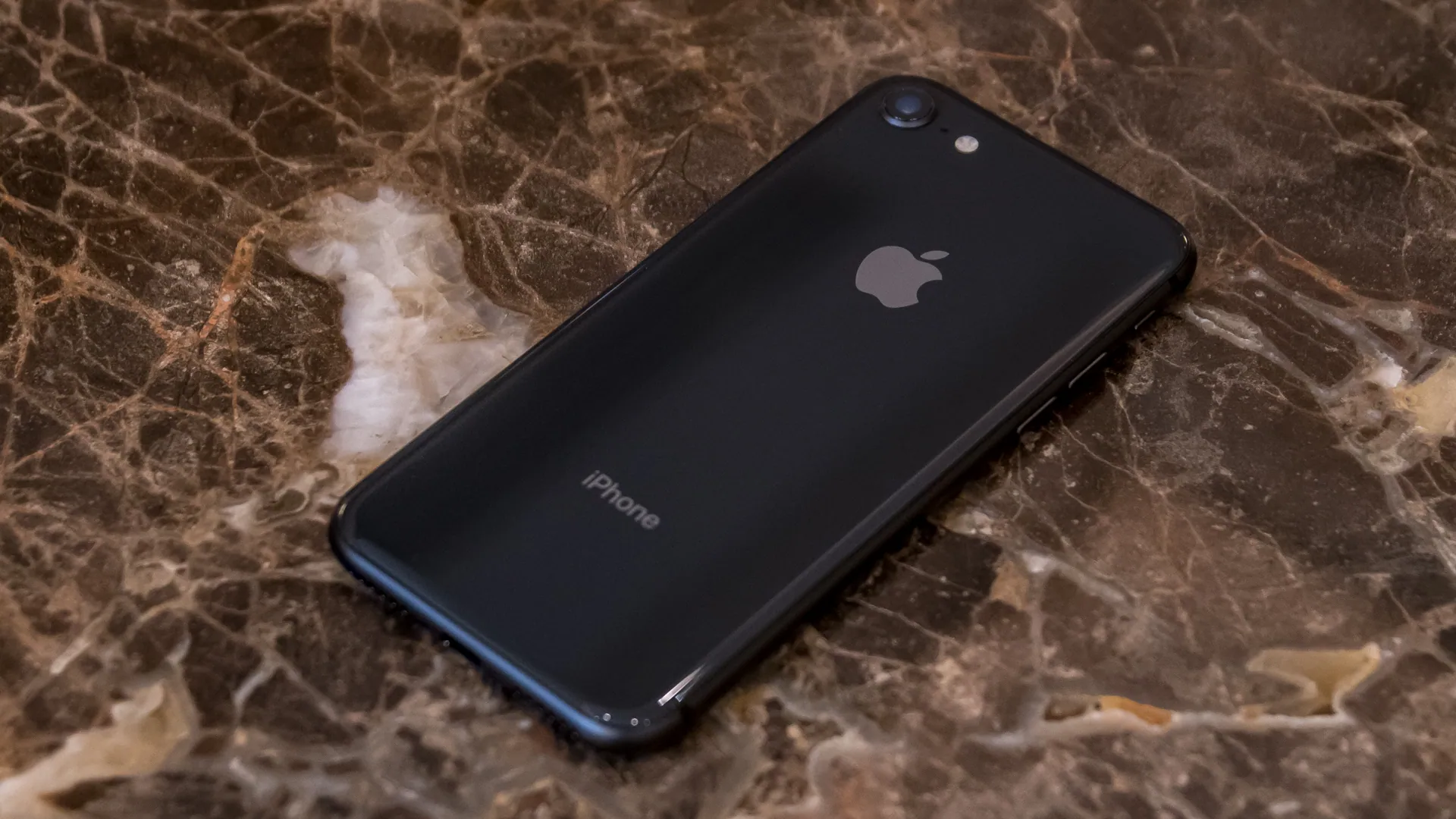 iphone-8-space-gray-1920.webp