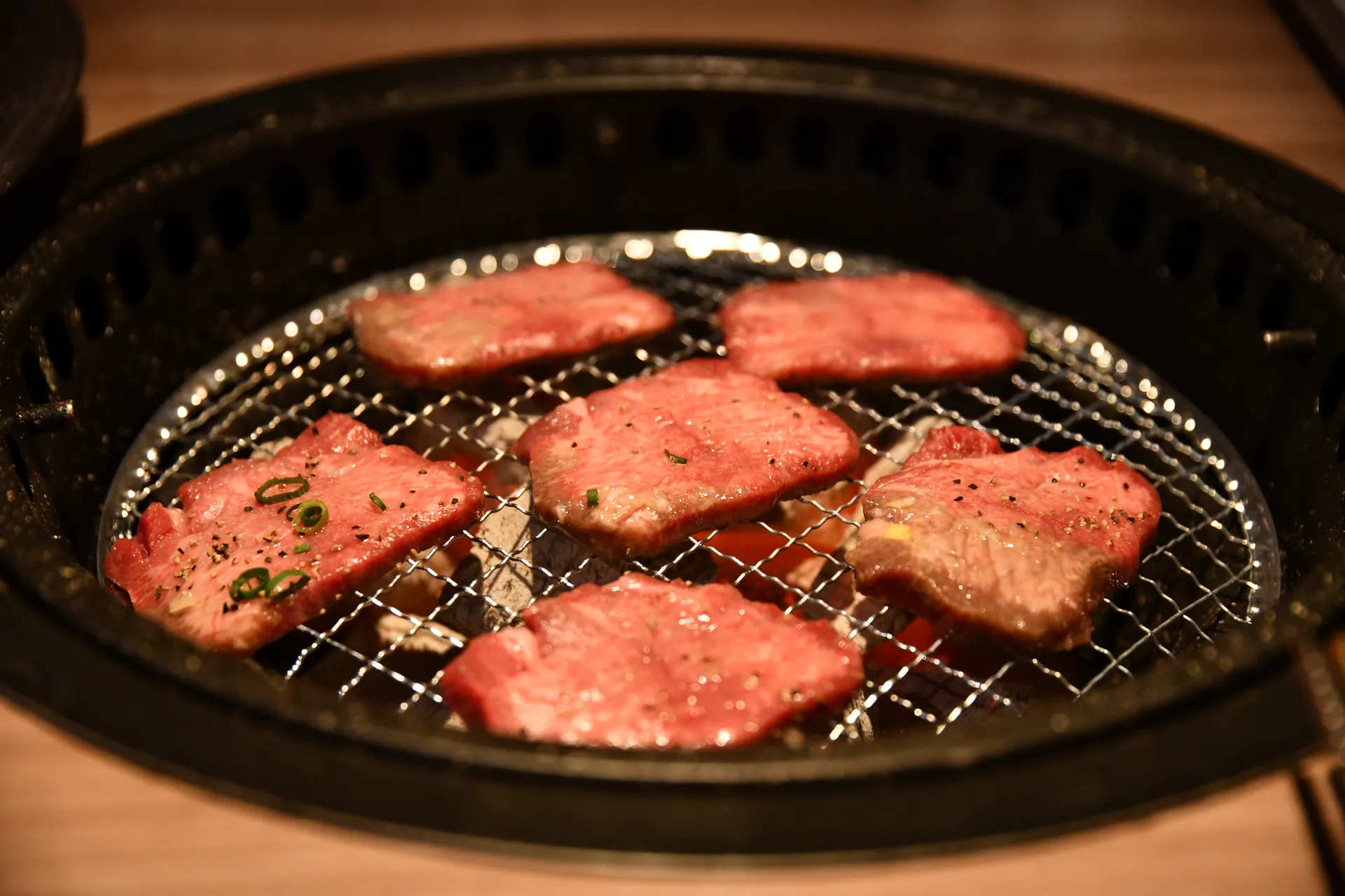 焼かれていく肉