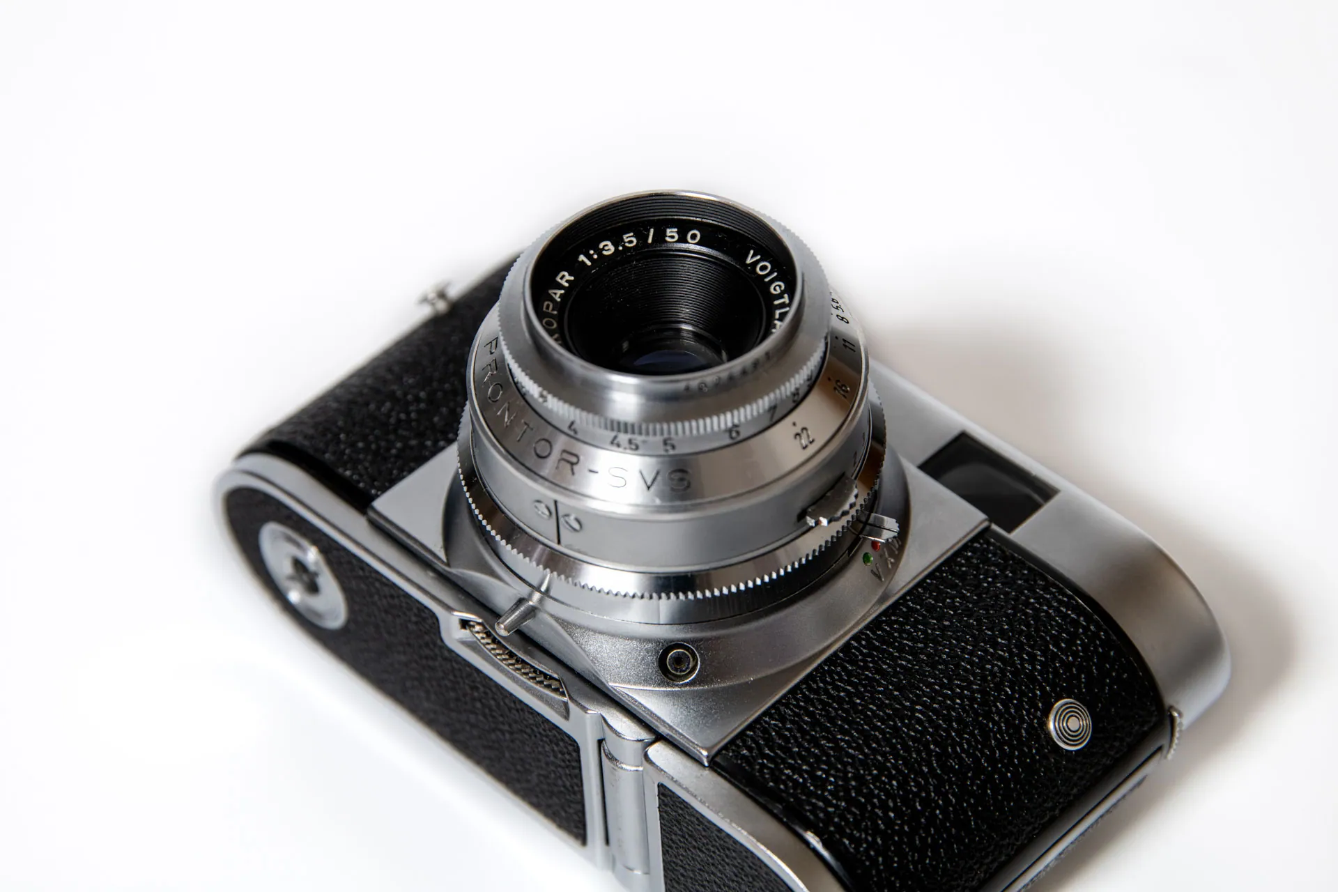 フルマニュアルのフィルムカメラ『Voigtlander vito B』が最高にかっこ