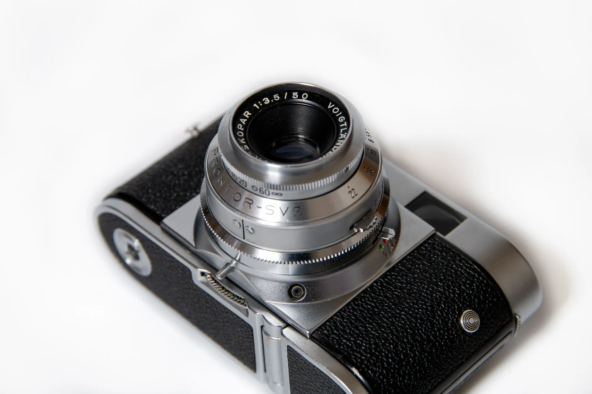 フルマニュアルのフィルムカメラ『Voigtlander vito B』が最高にかっこ