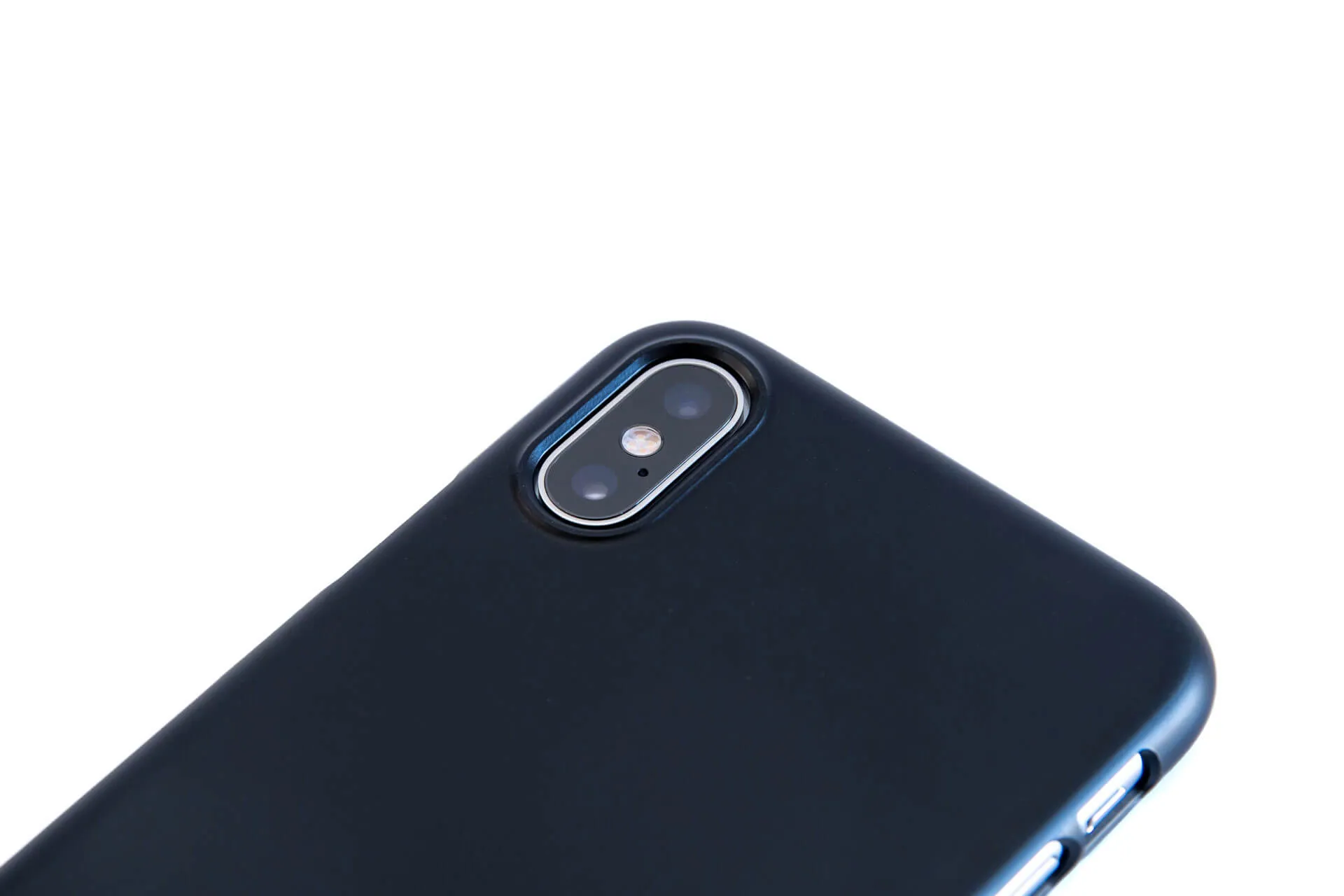 iPhone XS シン・フィット カメラ周り