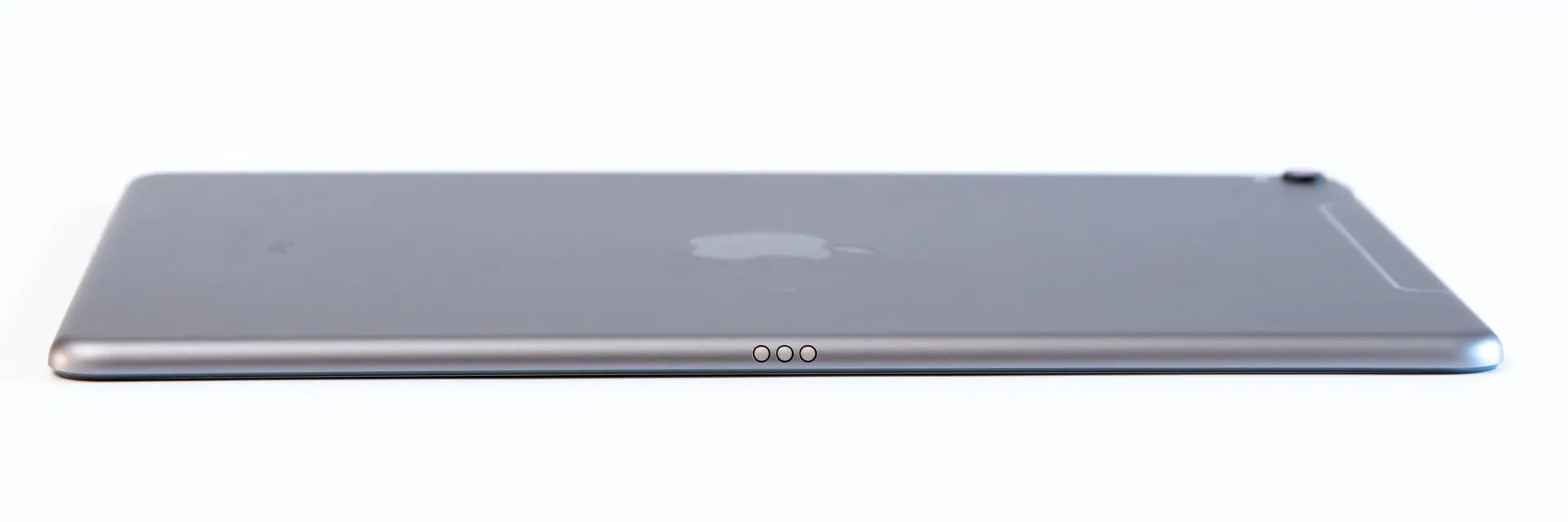 10.5インチ iPad Pro サイド