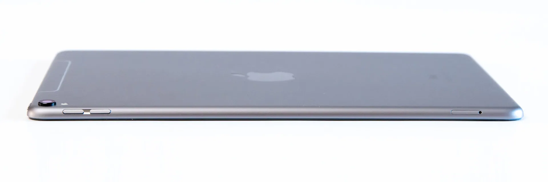 10.5インチ iPad Pro サイド
