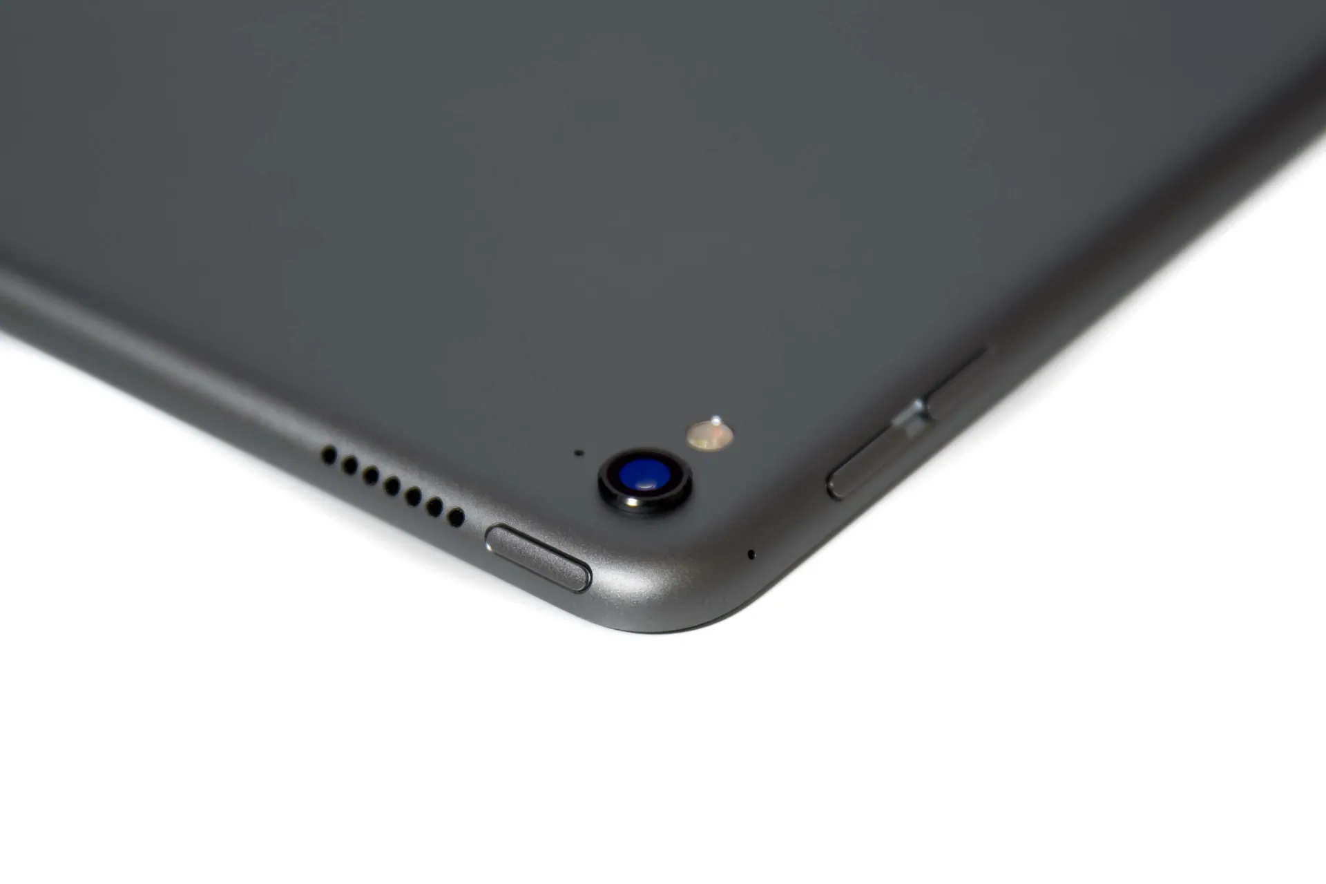 9.7インチ iPad Pro Wi-Fi カメラ部分