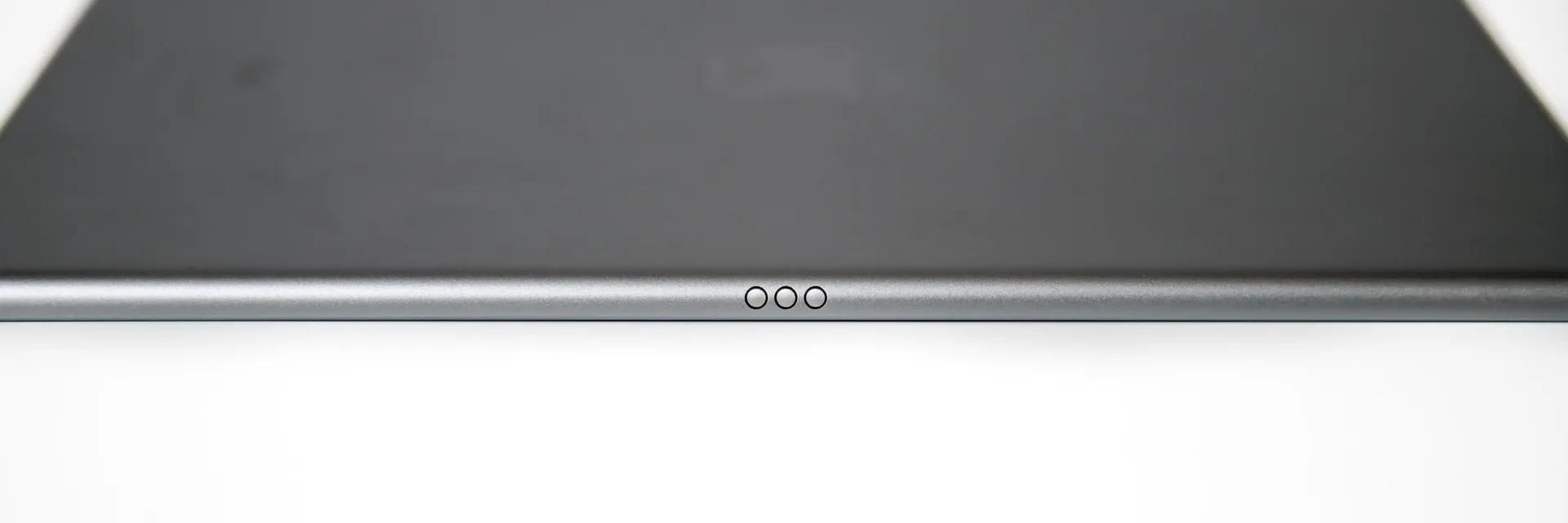 9.7インチ iPad Pro Wi-Fi SmartKeyboardコネクタ
