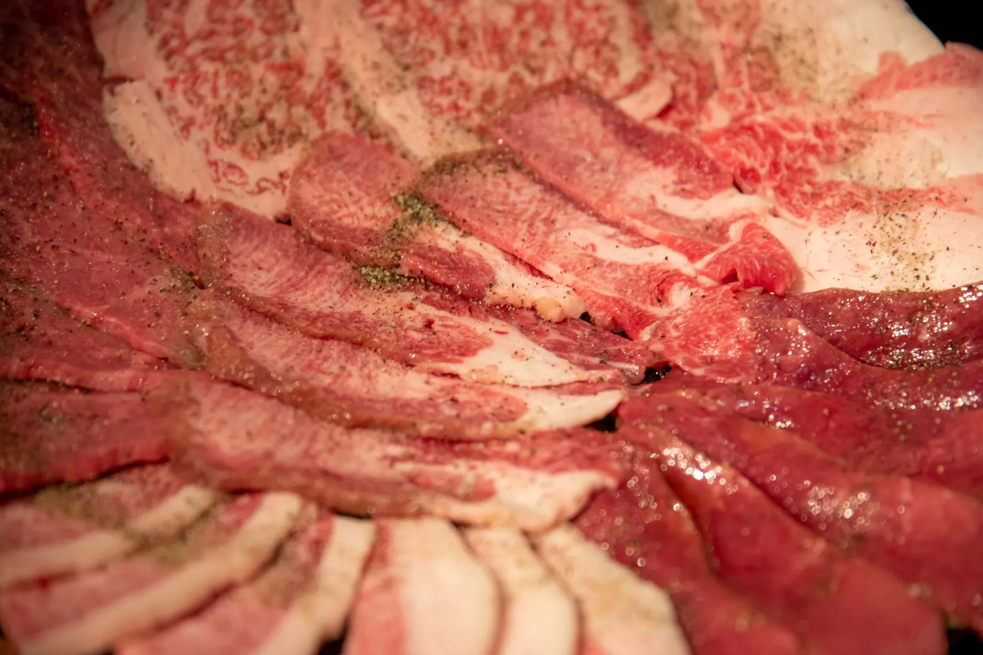 ロース焼肉専門店 肉酒場 焼肉六点盛り