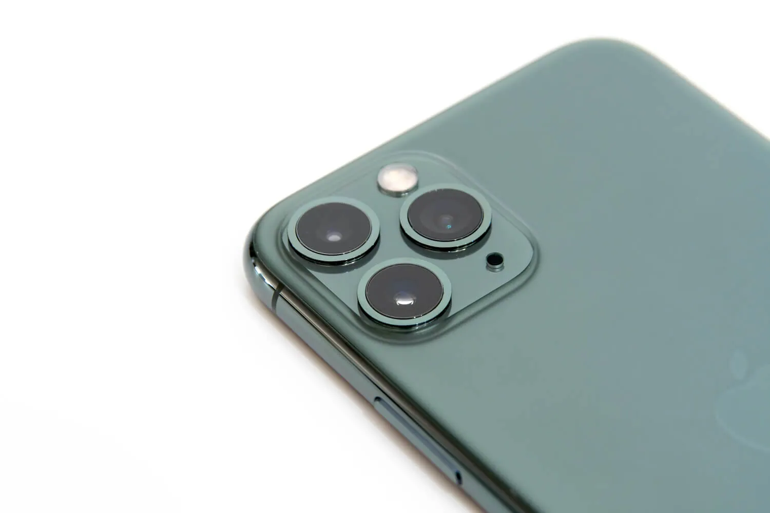 iPhone 11 Pro ミッドナイトグリーン 開封・外観レビュー | でこにく