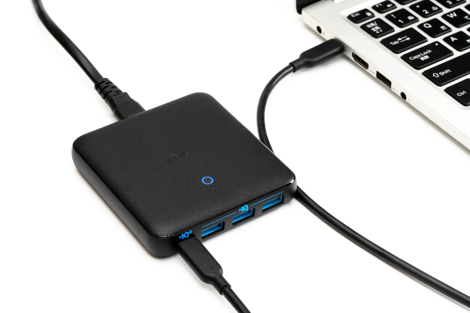 Anker PowerPort Atom III Slim (Four Ports）でノートPCを充電