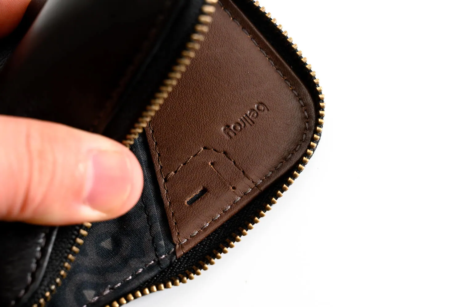 Bellroy（ベルロイ） Card PocketのSIMカードを入れるスペース