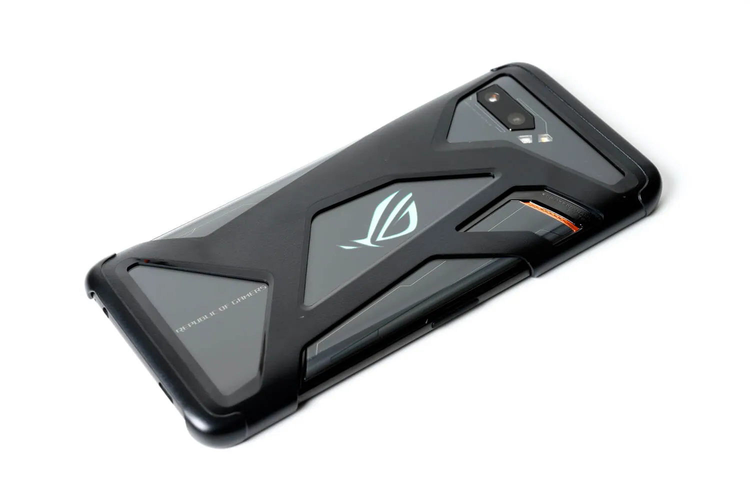 ROG Phone II にAero Caseを装着したところ