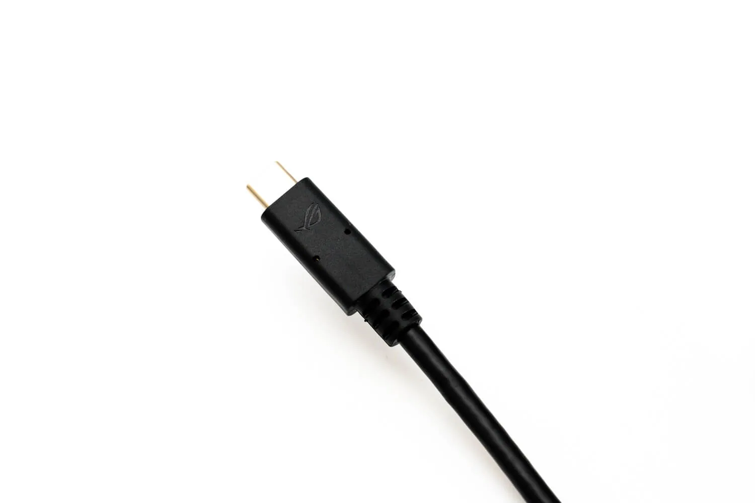 USB Type-C側にはROGロゴ