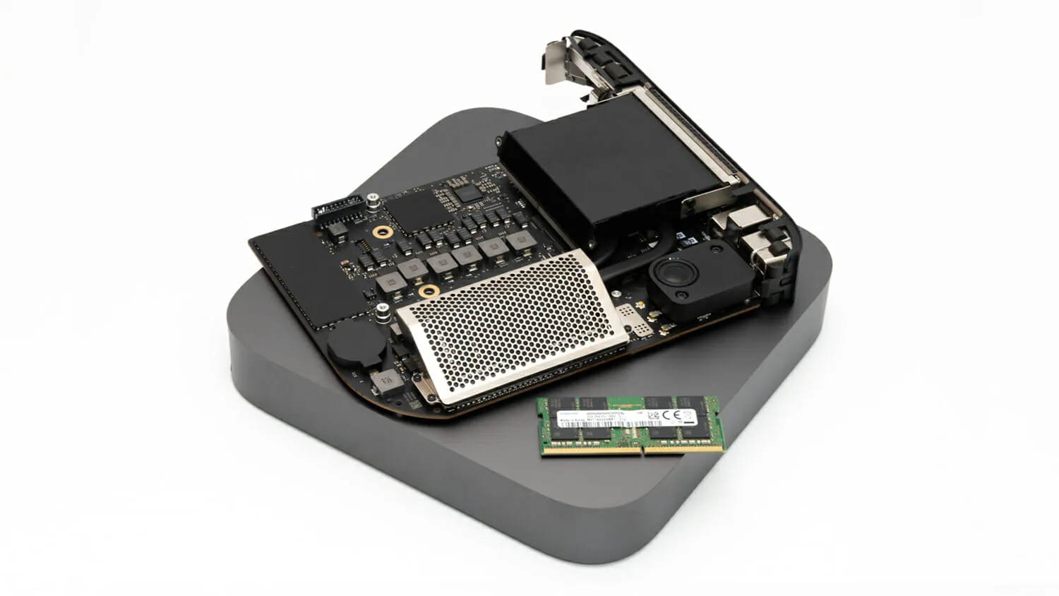 Mac mini 2020年モデルのメモリを換装・増設する手順 | でこにく