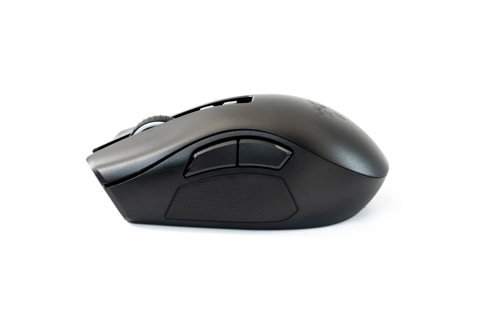 Razer Naga Proレビュー。サイドボタンを交換できてマルチに使える