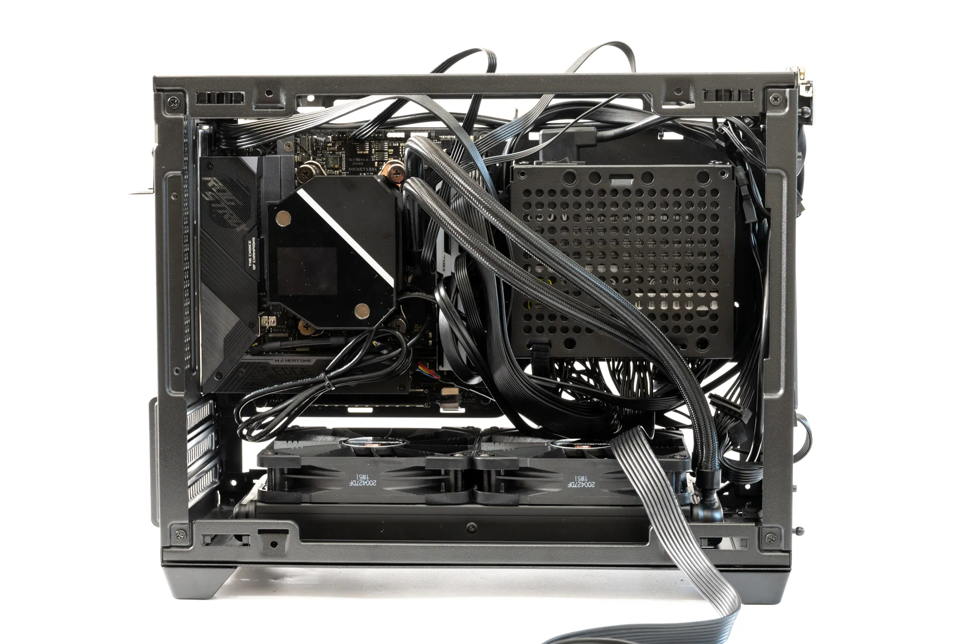 Cooler Master NR200PにRyzen 9 5950XとRTX 3060 Tiをぶち込んだ