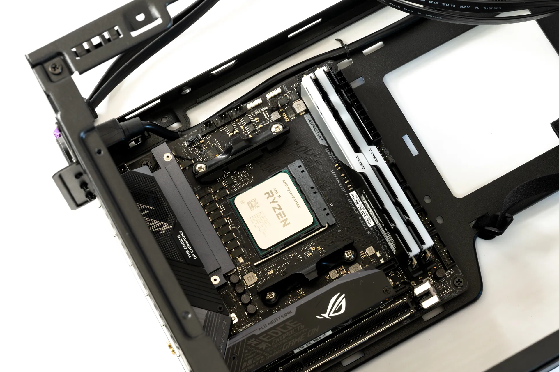 Cooler Master NR200PにRyzen 9 5950XとRTX 3060 Tiをぶち込んだ