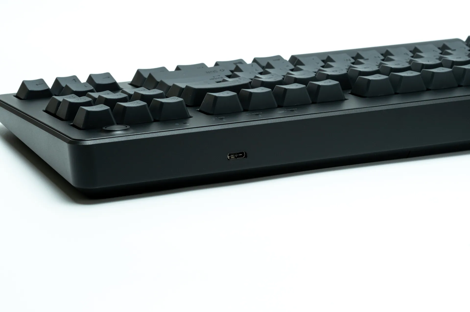 REALFORCE R3 R3HD11背面のUSB Type-Cポート