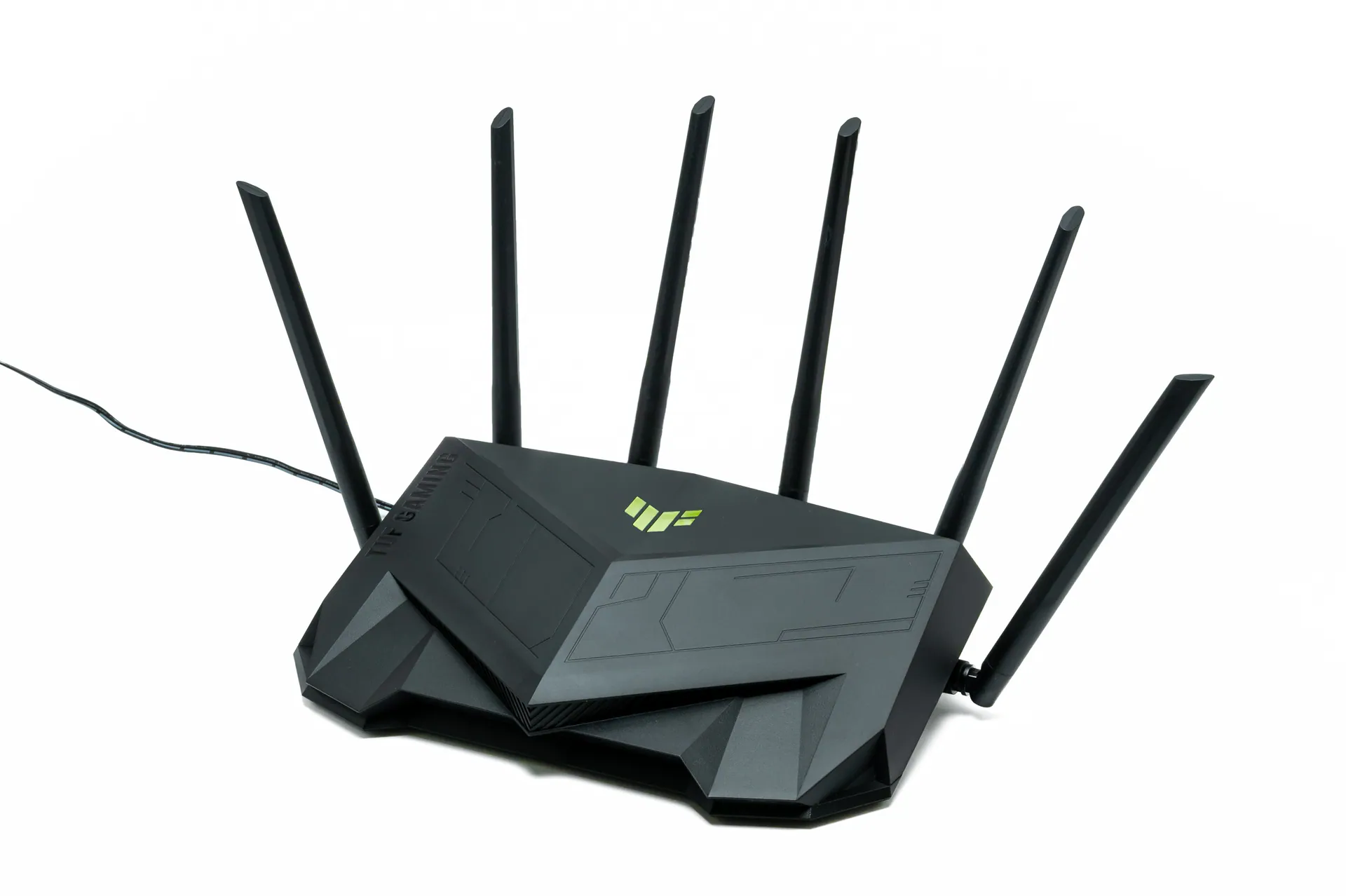 ASUS TUF Gaming AX5400 レビュー。最大4804MbpsのゲーミングWi-Fi
