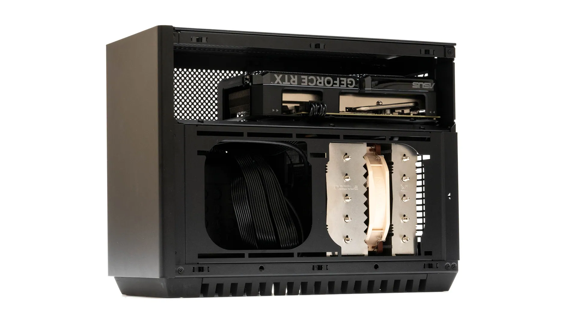 DAN Cases C4-SFXで組むコンパクトなゲーミングPC｜ビルド編 | でこにく
