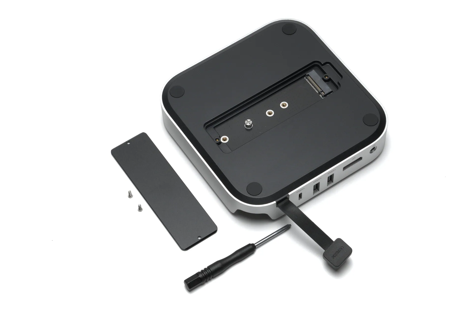 UGREEN Mac mini M4 ドッキングステーション レビュー：Mac miniと重ね
